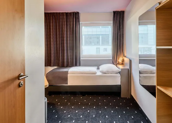 Frankfurt-niederrad 酒店 3*